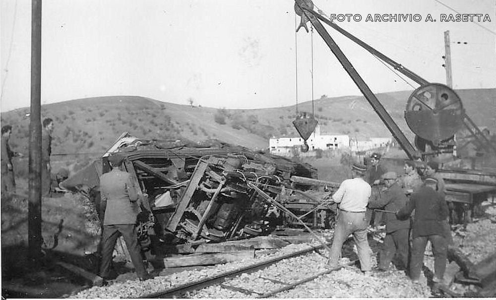 Anno 1954 - Recupero del locomotore deragliato in localit Collatuccio