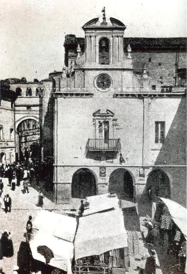 Piazza Luca da Penne