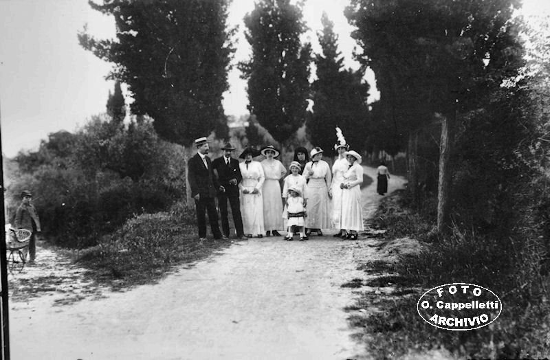 Penne ~ Inizio della strada del camposanto