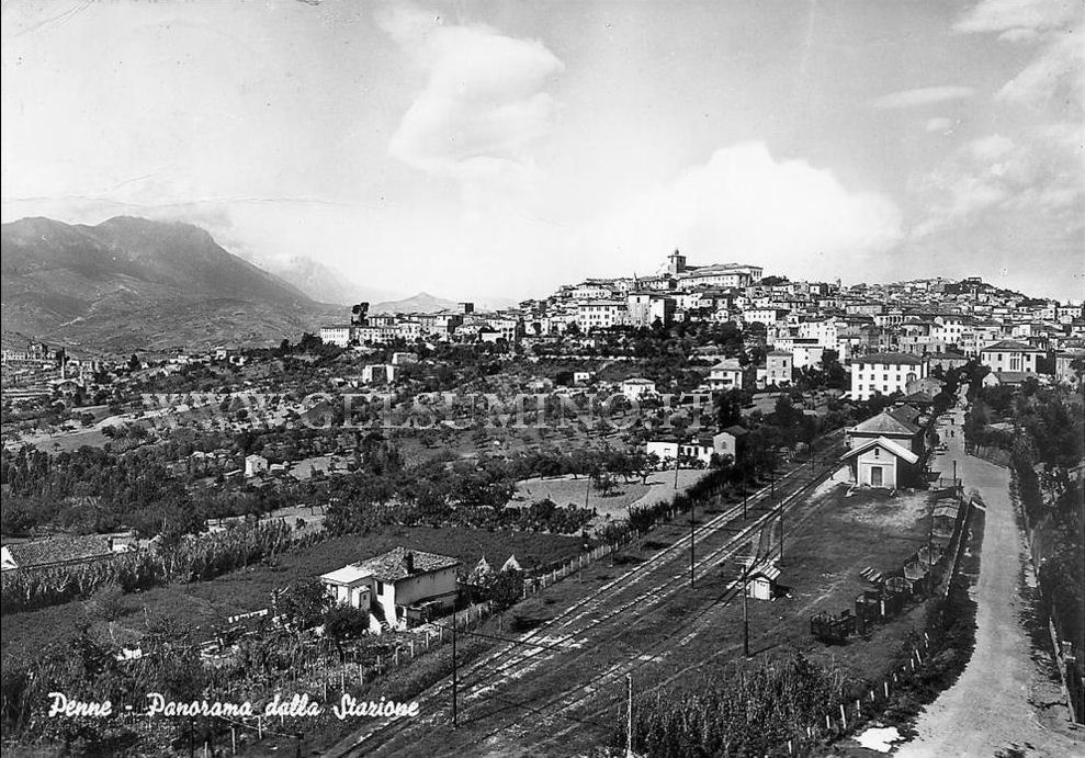 Stazione di Penne e panorama