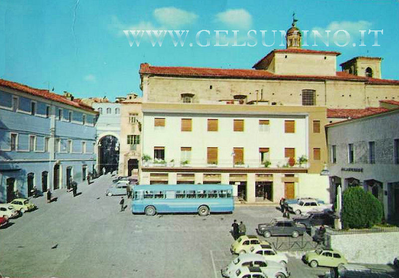 Piazza Luca da Penne