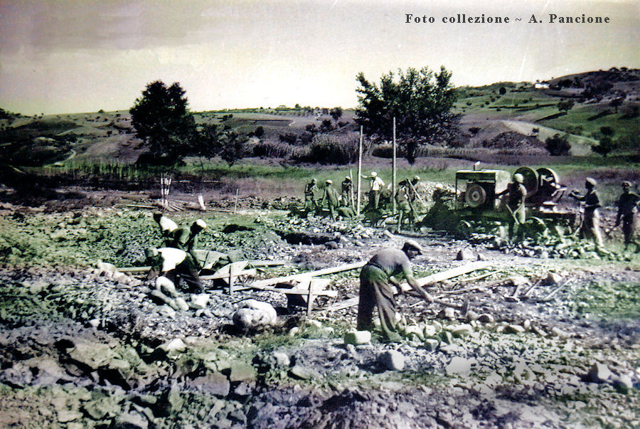 Costruzione della strada dalla S.S. 81 a Villa Degna ~ 1952-1953-1954
