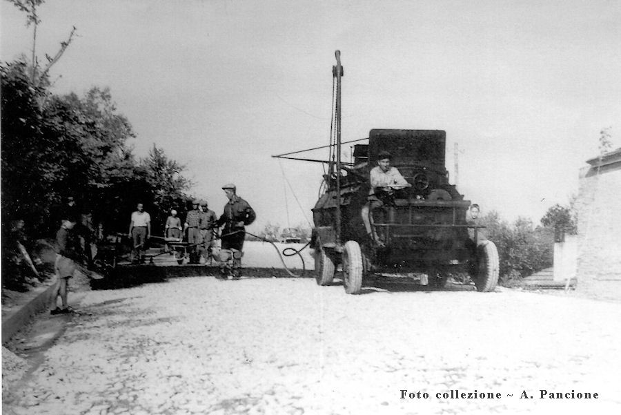 Costruzione della strada dalla S.S. 81 a Villa Degna ~ 1952-1953-1954