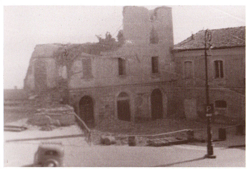 Lavori di ricostruzione della piazza